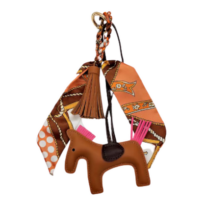 Luxe Paarden Bagcharm met sjaaltje en kwast