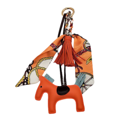 Luxe Paarden Bagcharm met sjaaltje en kwast