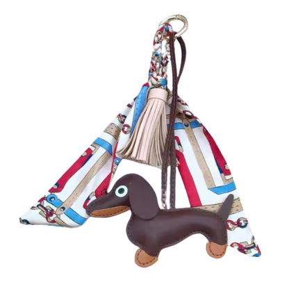 Luxe Teckel Bagcharm met sjaaltje en kwast