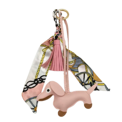 Luxe Teckel Bagcharm met sjaaltje en kwast